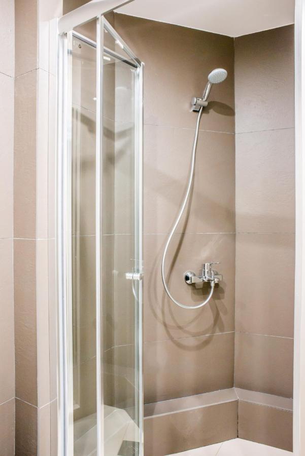 A25 Pristine & Sunny Flat With Balcony At Downtown Athens Apartment ภายนอก รูปภาพ