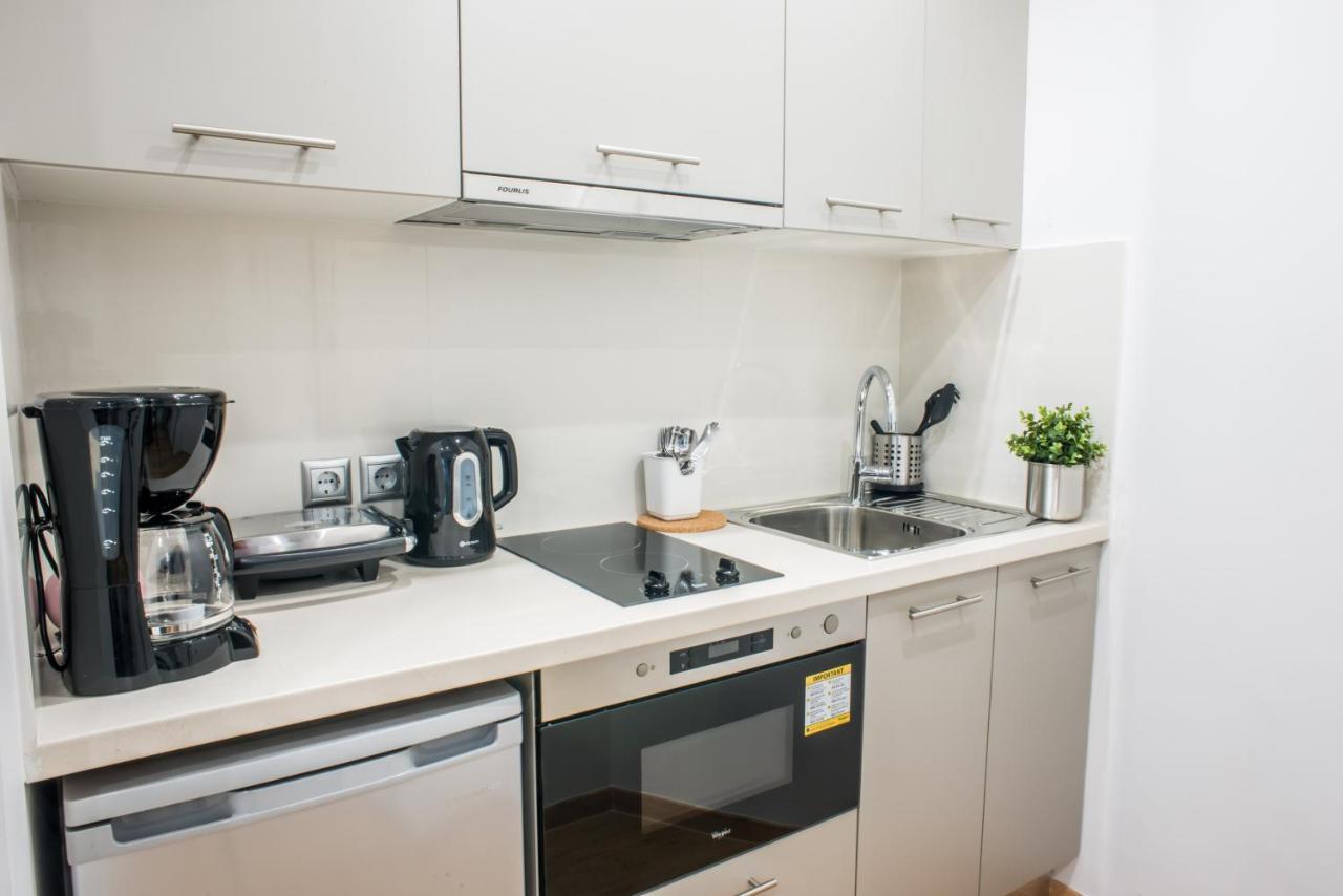 A25 Pristine & Sunny Flat With Balcony At Downtown Athens Apartment ภายนอก รูปภาพ